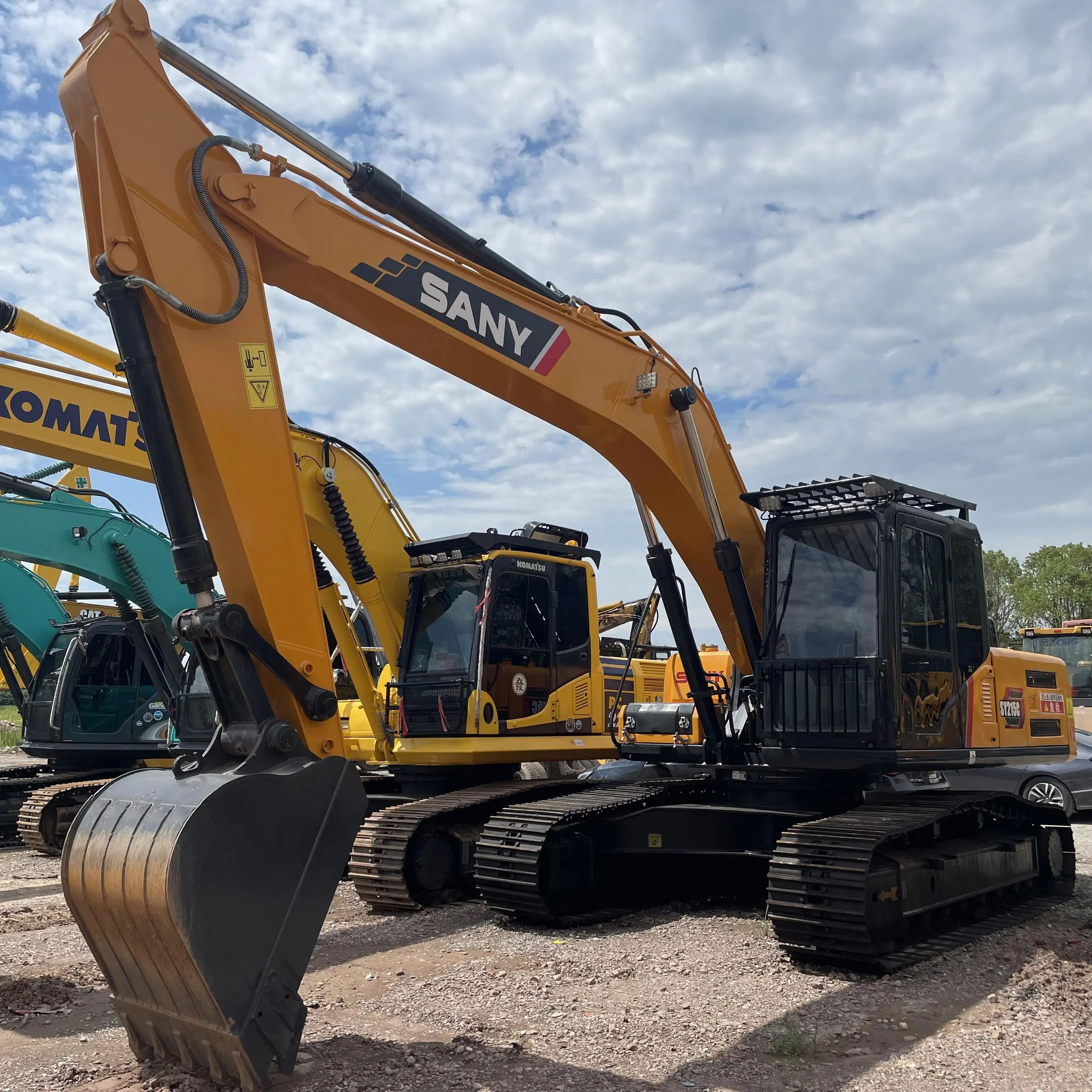 Low Working Hours Used Sany SY215C Second Hand Excavator Hydraulic Crawler Backhoe High Quality Domestic Sany SY215C on Sale